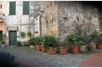 Włochy Privát Ceriana, Zewnątrz